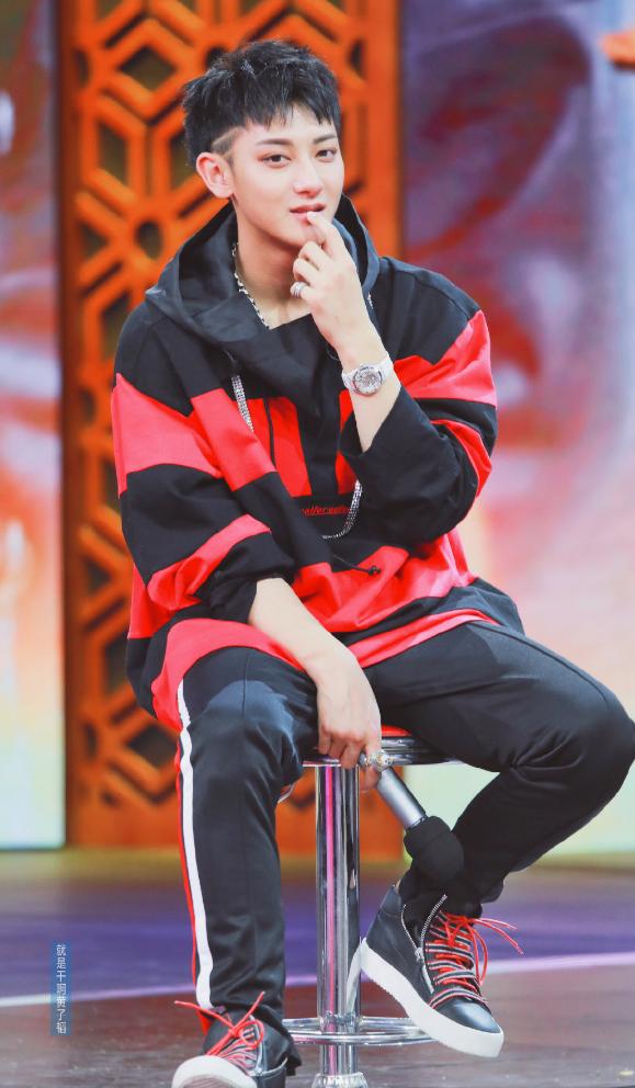 黄子韬|黄子韬，27天瘦20斤，高效减肥法曝光，却告诫粉丝：不要效仿