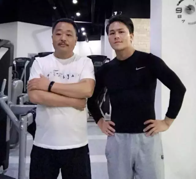 |一张一家人的减肥对比图，刷爆了朋友圈！太励志…
