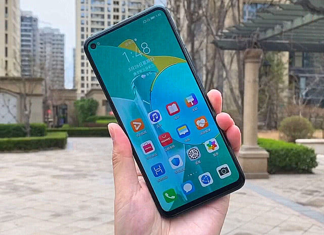 华为荣耀：进一步增强吸引力，荣耀30S顶配跌至新低价，或绝地反击！