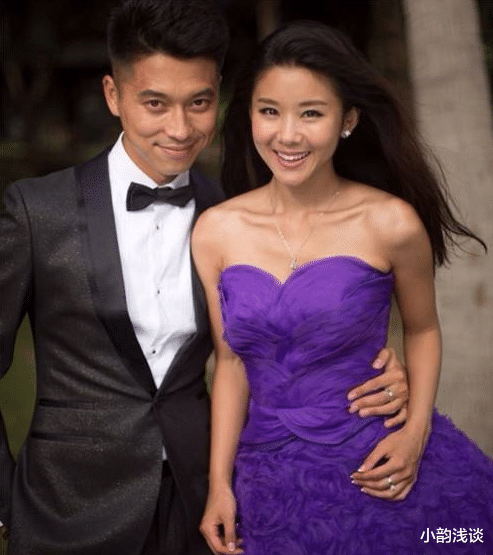 『结婚』娱乐圈最年轻的四对夫妻，他俩还没到大学毕业就结婚！