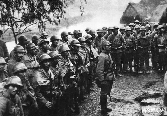 日军|抗战时最有血性的伪军,日军中将打他一巴掌,他抬手就是两枪