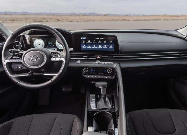 『现代伊兰特』全新伊兰特亮相，双10.25英寸大屏，或10万起，还看啥帝豪？