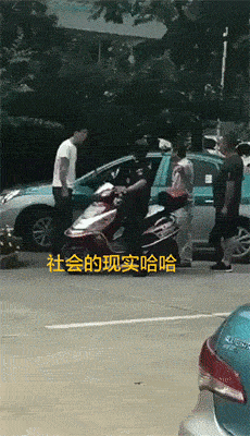 |搞笑GIF：你永远不知道，女生为了减肥对自己有多狠！