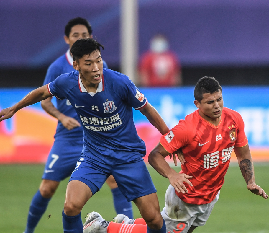 广州恒大|李霄鹏真大胆！首发轮换7人，雪藏3大主力，两大外援进替补席