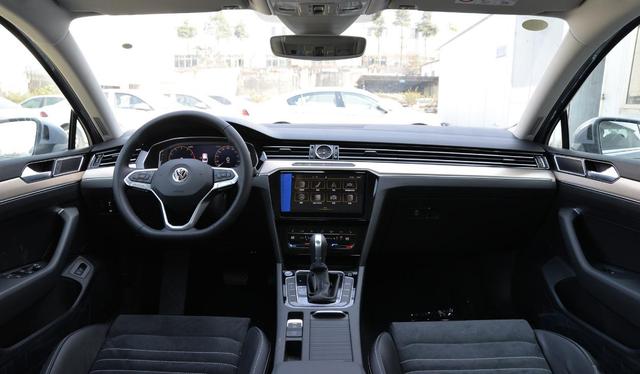 大众迈腾▲5款热门合资中型车降价大汇总，迈腾优惠近2万，君威狂甩近4万！