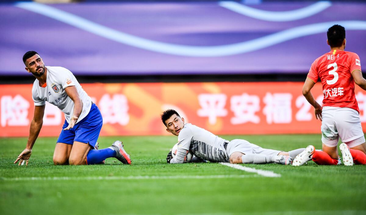 江苏苏宁|中超第4轮A组最佳阵容：张驰领衔鲁能3人入选，苏宁2人，恒大1人