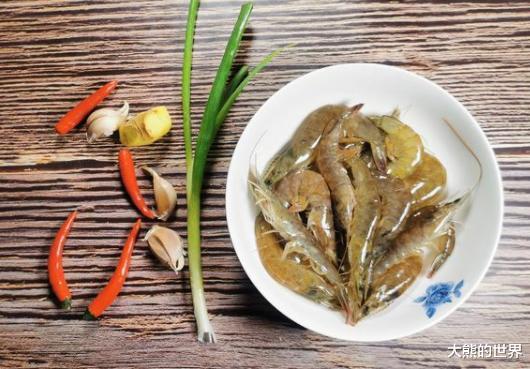 食材▲白水煮虾，到底用冷水还是用热水？很多人都做错，难怪虾肉难吃腥味重！