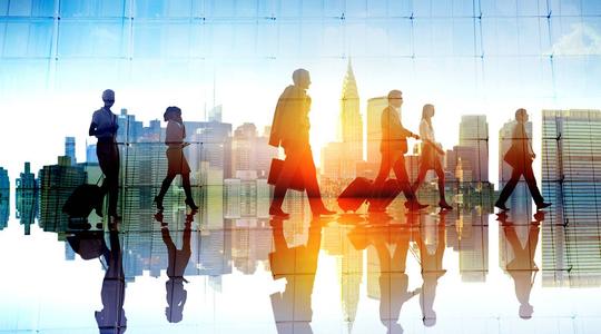 ■低情商的人才在领导说“辛苦了”后，回“不辛苦”，应该要这么回