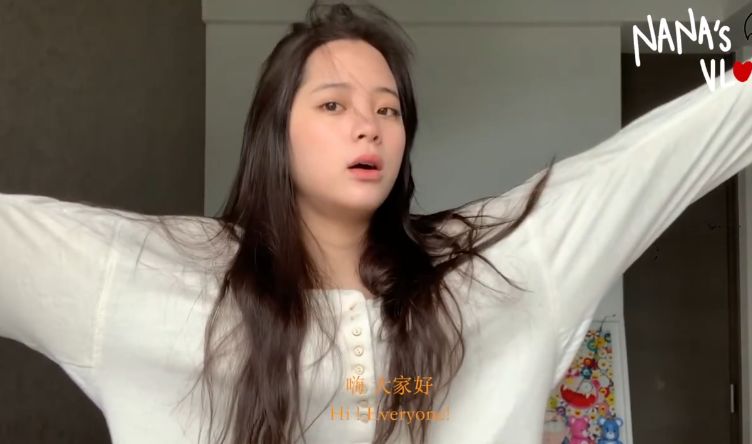 『欧阳娜娜』欧阳娜娜更新最新自拍,意外一颗扣子都不系,曲线堪比过山车