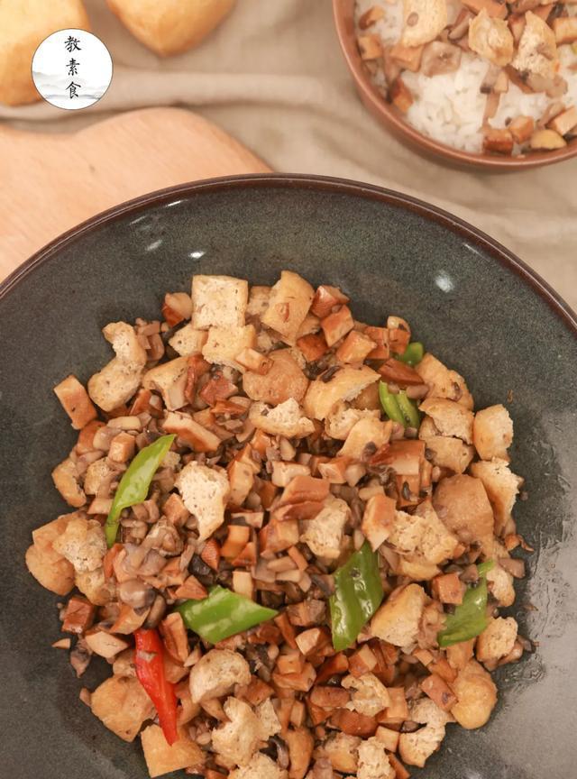油豆腐：简单一炒，香到邻居来蹭饭