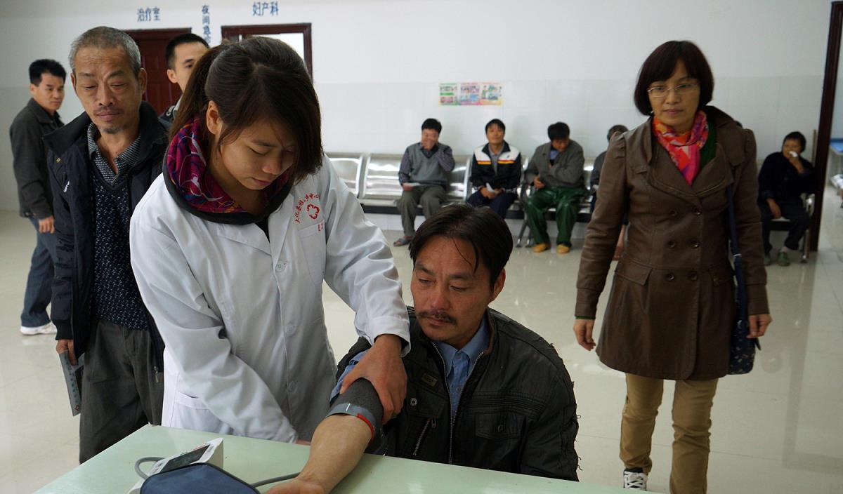 痛风|过了45岁,若不想与痛风“纠缠”,5类食物,请尽早撤离餐桌