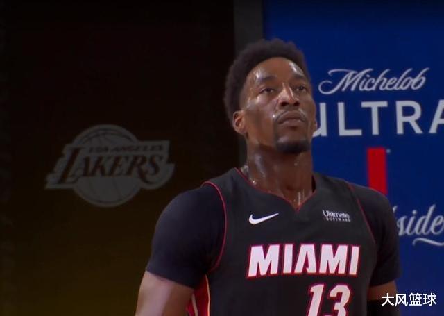 戴维斯|满脸失落！8中2轰8分，在场输12分，不是你没实力而是浓眉太难缠