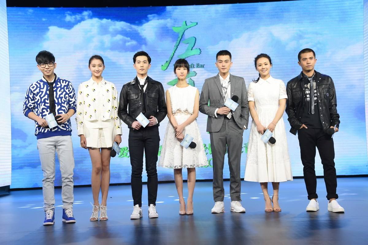 关晓彤|怪不得大家说合影要远离关晓彤,本以为是开玩笑,对比后才知差距