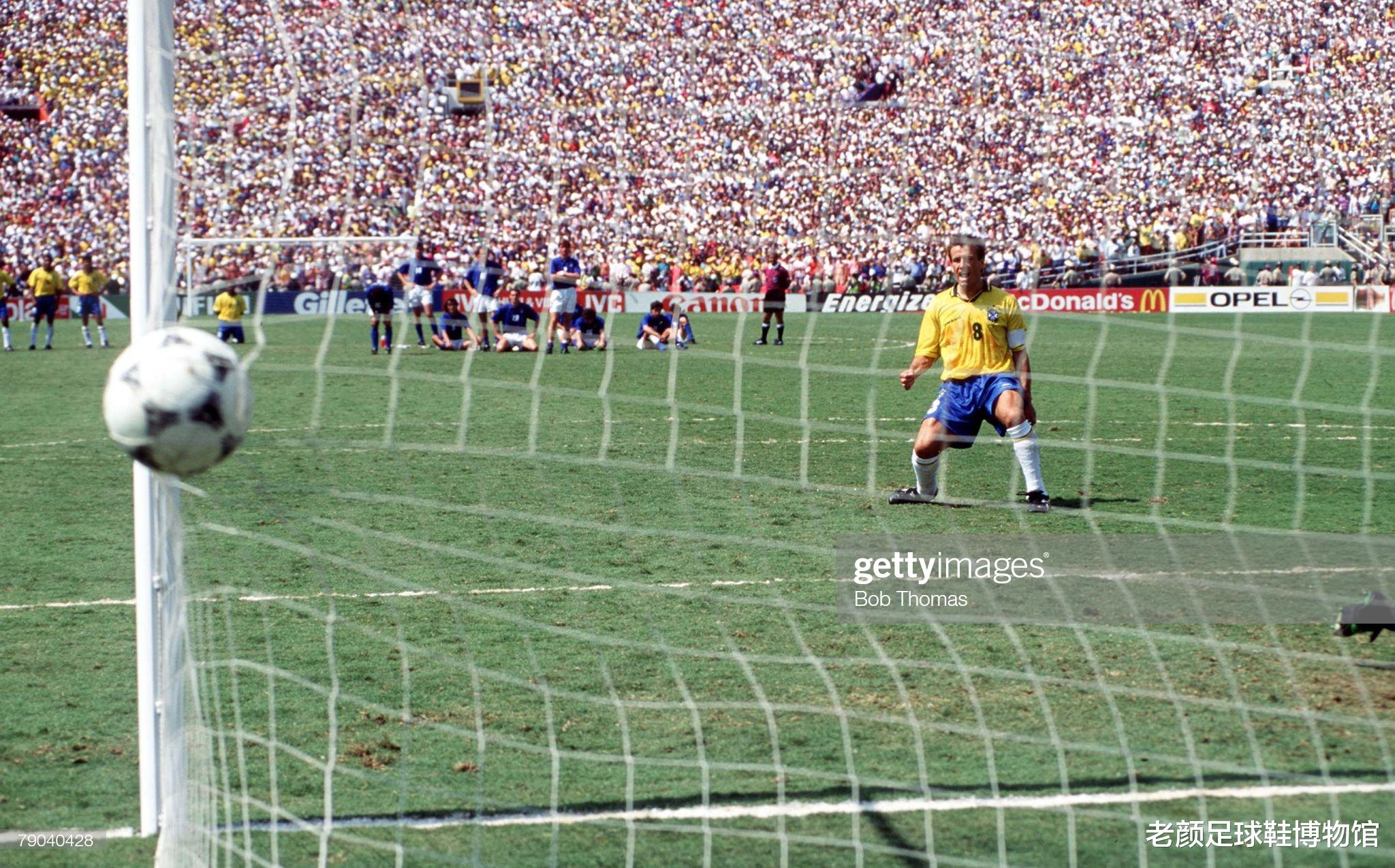 巴西队|排挤战神巴蒂斯图塔被清洗，踢最丑陋足球的巴西队长带队获得世界杯