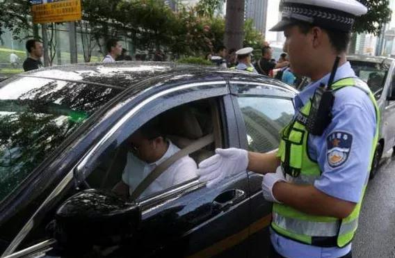 行车记录仪|装行车记录仪被扣6分罚款200元？交警：这种扣12分也不冤！