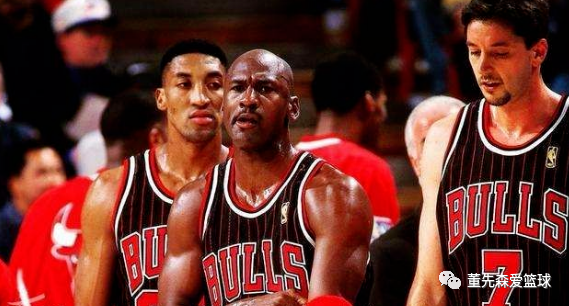 「迈克尔·乔丹」乔丹究竟强在哪里，为什么看他比赛却觉得平平无奇？