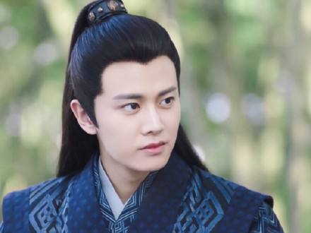 #任嘉伦#任嘉伦为什么从来不晒妻子照片,当看到两人合影后:换我也不晒