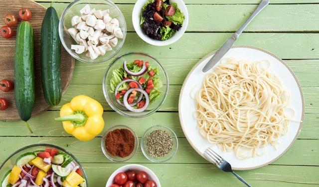 土豆|想要瘦到90斤，3种「易胖午餐」，一定不能吃，你却天天吃