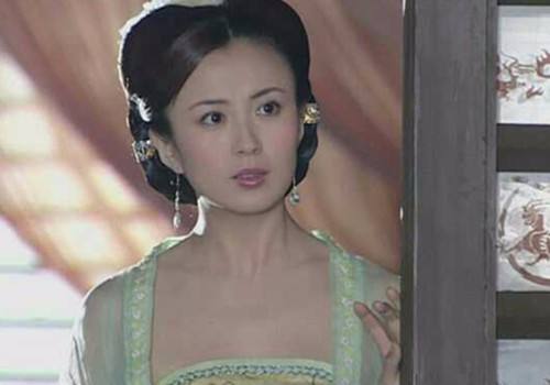 |女演员拍戏时“意外怀孕”，如今孩子都10岁了，生父还不清楚是谁！