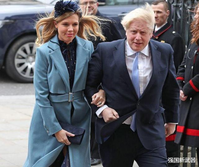 隔离：一觉醒来英国变天，首相确诊、女王隔离，首席顾问从后门逃窜！