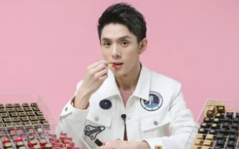 #李佳琦#李佳琦出名前照片惹心酸，网友：直播带货也从来不是“一夜暴富”