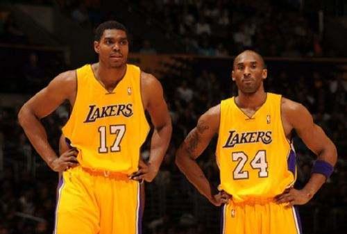 「科比·布莱恩特」23岁手握两冠，退役七年才33岁，他若职业自律，科比岂止五冠