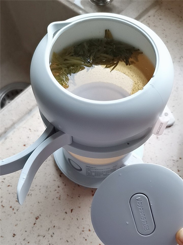 |为什么电热水壶的电源线都很短?制造商表示:我也想做长,不允许