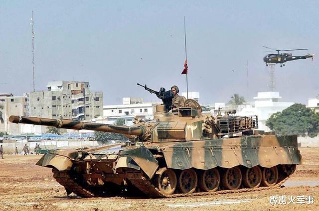 印度|边境陈兵几十万大军，头号对手却获大批坦克，司令警告印度勿玩火