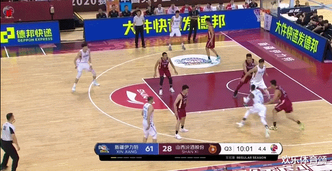 新疆男篮|1分钟3次出丑!气的阿的江直摇头,新疆血洗之夜,他成全场最大笑柄