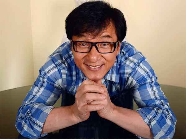 战狼2|蹭热度?不听成龙劝告,执意翻拍《战狼2》,上映票房仅10万