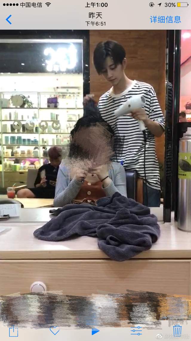 |还记得吹头小哥吗？团队抛弃后被吐槽太廉价，网友：下一个是丁真