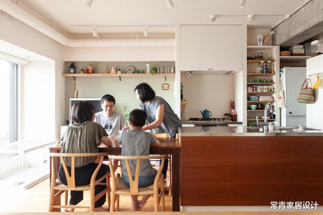 ：日本一家4口住55㎡，放下2张床，带步入式衣帽间！国内小户型学学