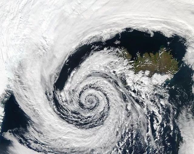 「」自然常数e到底自然在哪