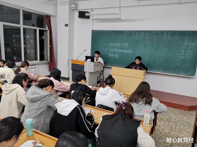 考试|为什么大一新生要上晚自习，大二却不用，学姐：其实是为了这些