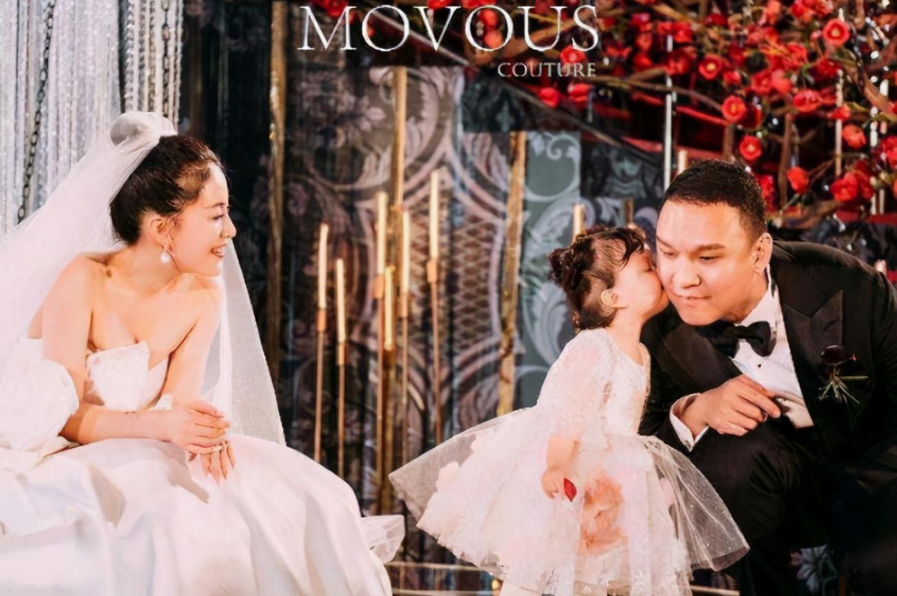 李嘉格|参加中国好声音被淘汰，转身嫁给爱奇艺副总裁，30岁成人生赢家