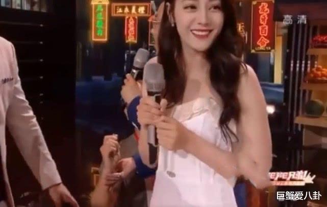 迪丽热巴|芒果台出直播事故,迪丽热巴遭陌生男求婚,男生身份遭扒太可怕