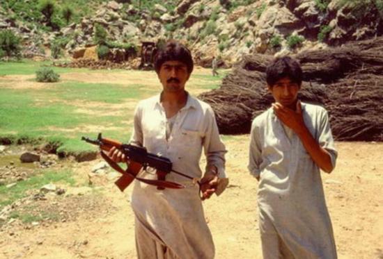 @专业枪支子弹高仿“王国”:人人都持枪,竟是个不起眼的村子