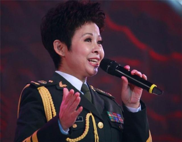 杨钰莹|被赖昌星毁掉前途的女星，一个是甜歌天后，一个曾获国家一级演员