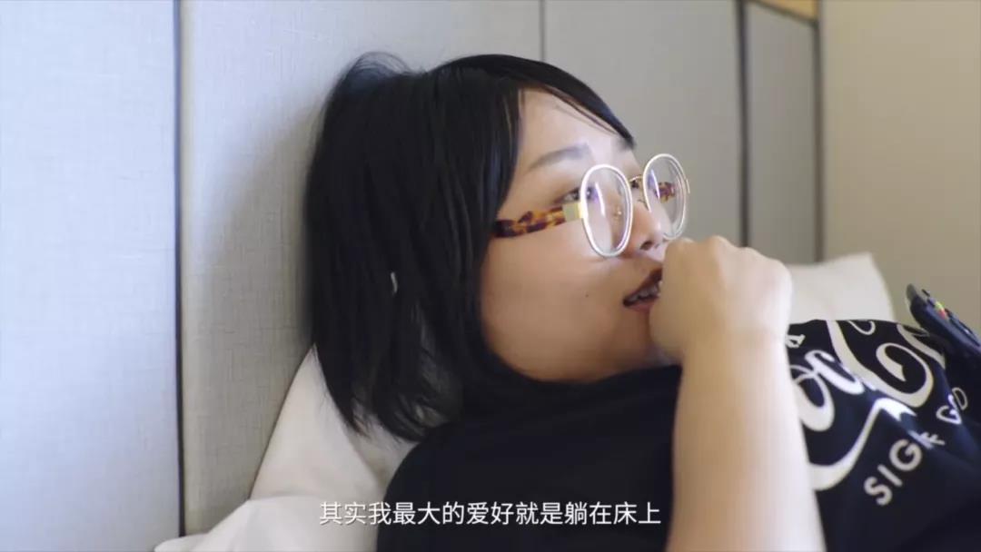 李雪琴|北大毕业网红,李诞说她是天才少女,李雪琴晋级《脱口秀大会》总决赛