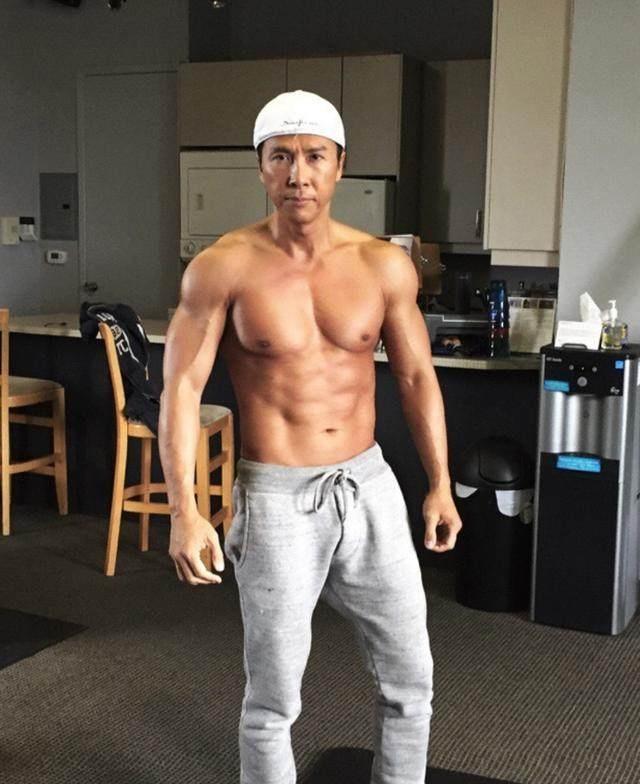 吴京|全球光膀子最有男人味的十大明星, 史泰龙第三, 吴京第八