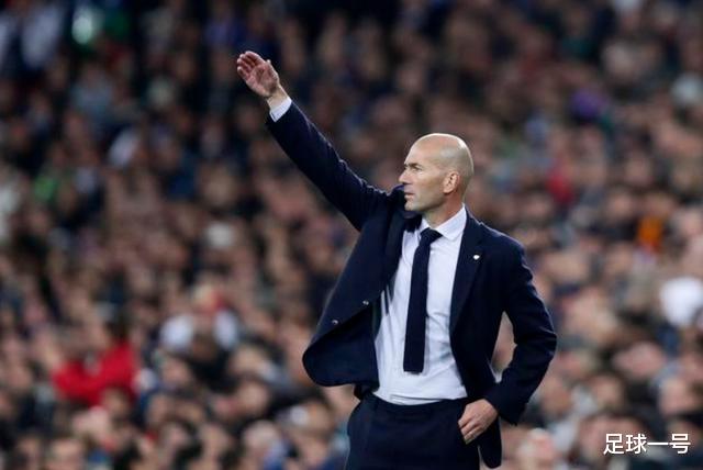 皇家马德里@圣诞树阵型：齐达内二进宫皇马的战术变革，后典礼时代开启新篇章