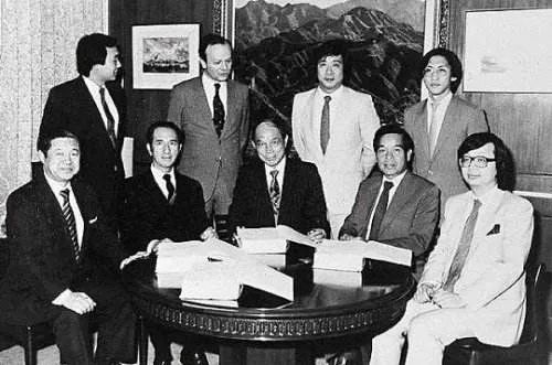 何鸿燊：黑道、赌圣、私生子：何鸿燊谢幕，带走港澳大佬多少人间隐秘