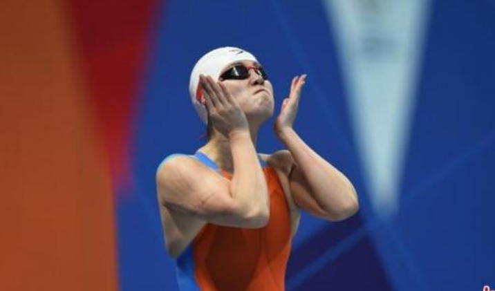 「傅园慧」傅园慧又更新动态,3张配图很抢镜,她到底是让谁过来挨打?