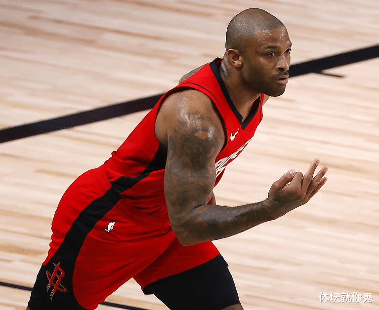 火箭队|太硬了!火箭耻辱输球,塔克成唯一遮羞布,18+11真的是攻防一体