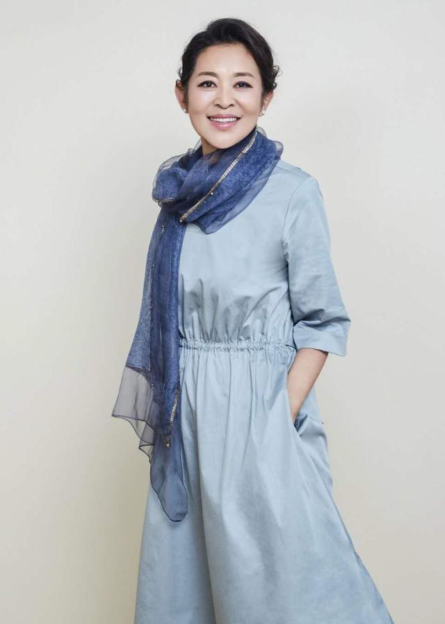 倪萍|倪萍，60岁减肥成功，仿佛年轻了20岁！谈及减肥方法：仅有一字