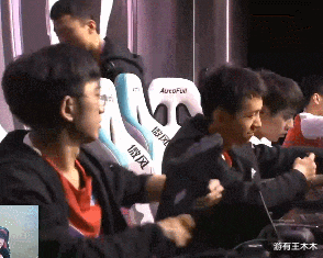 lng|TheShy杰斯四杀碾压LNG！赛后圣枪哥一脸颓丧，熊皇怒极反笑！