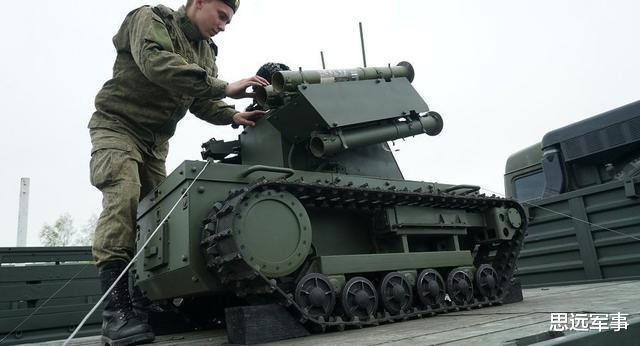 印度@边境几十万印军还没就位,上百战斗机器人打上门,军方这次着急了