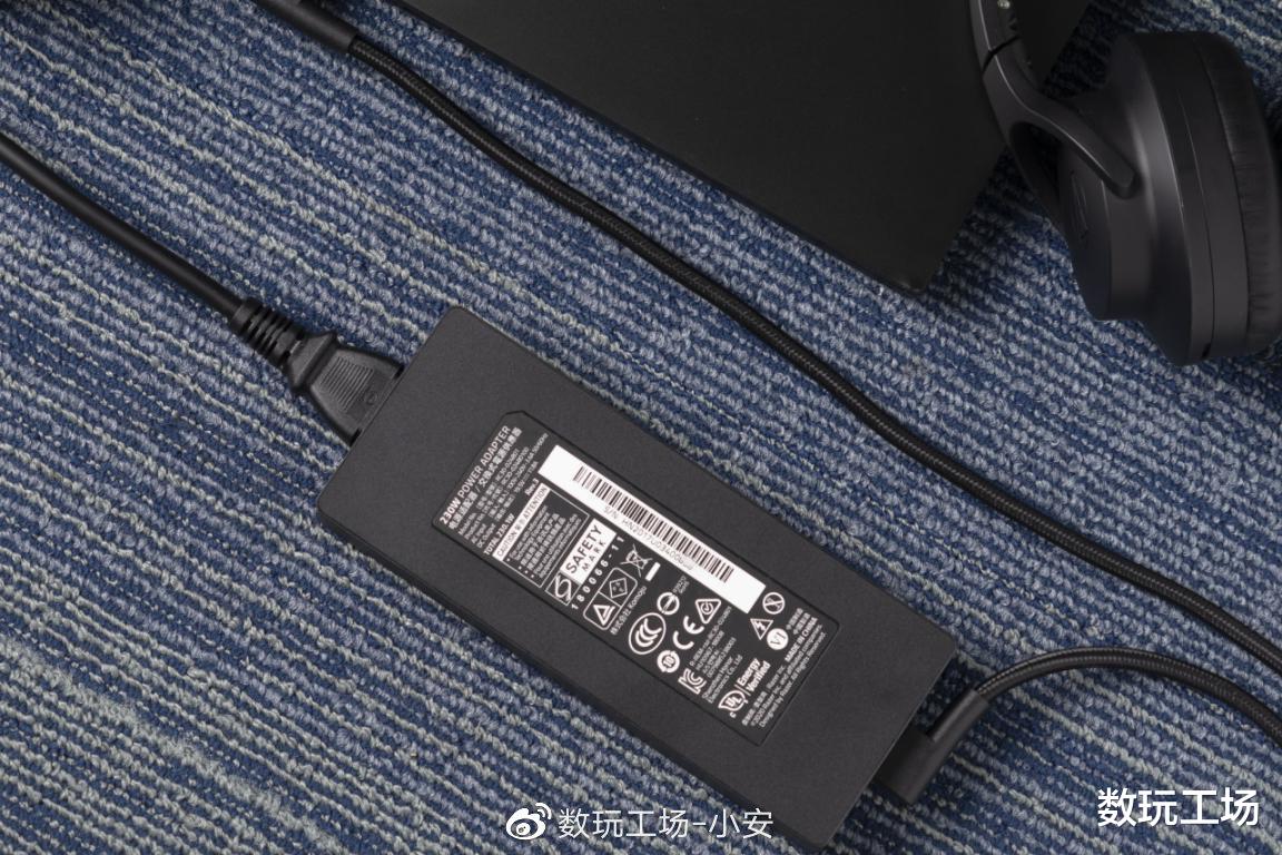 5G|Intel CPU功耗为45W，但为什么游戏本的电源的功率都这么大呢？