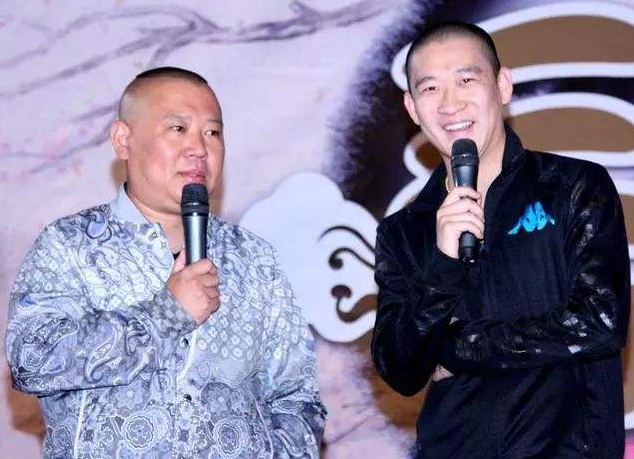 杨振宁|德云社10几年前老照片，曹云金烧大锅，于谦老婆笑得合不拢嘴