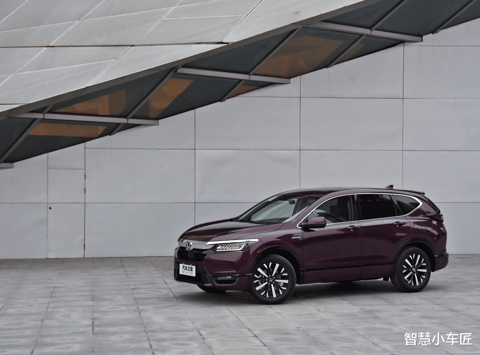 本田皓影|还看啥威兰达!新款皓影油耗4.9L+四驱,性能不输CR-V,16.98万